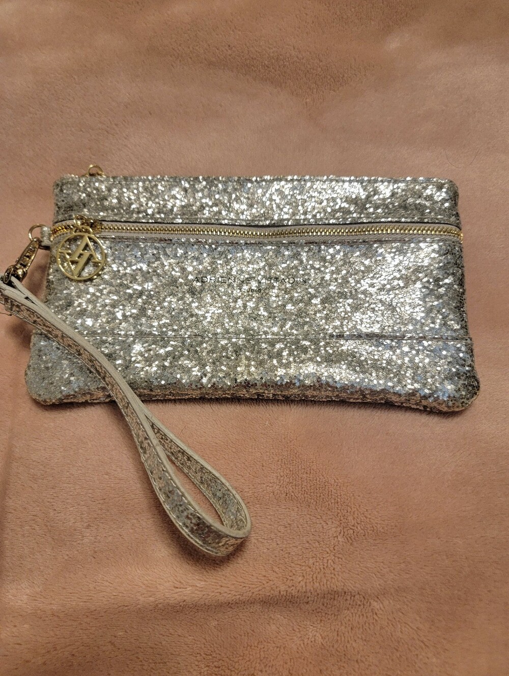 NWOT Adrienne Vittadini Studio Silver Glitter Wristlet